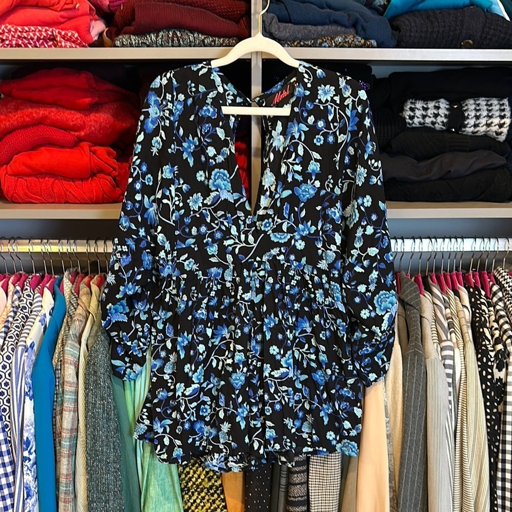 Motel black/blue floral long sleeve neck button back keyhole closure romper XS